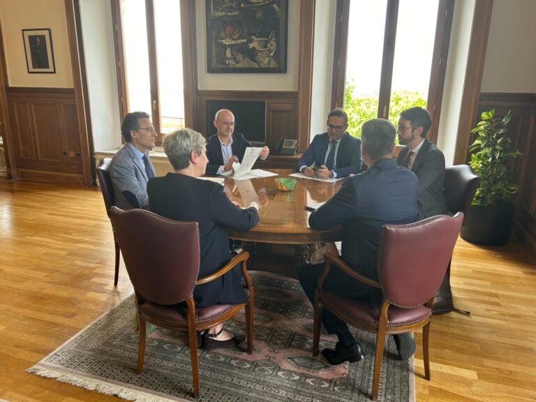 L'Aliança de la Indústria Alimentària demana al Ministeri d'Agricultura una major protecció del consumidor davant dels productes vegans d'imitació